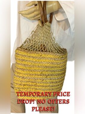 NANETTE LEPORE YELLOW & BEIGE STRAW BAG WITH WOODEN HANDLE "CLEMENTINE"